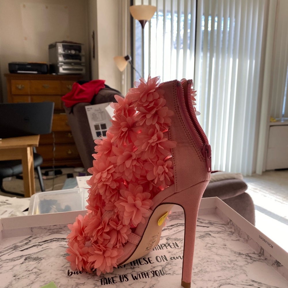 Closing sale! New Direct from Manufacturer! Floral strappy peep toe heels - Picture 5 of 5